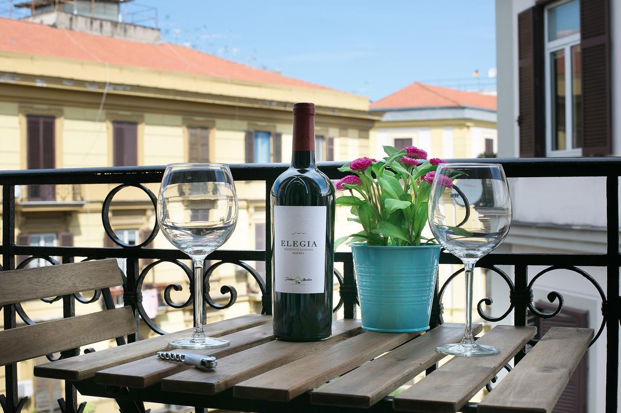 President Suites Неаполь Екстер'єр фото