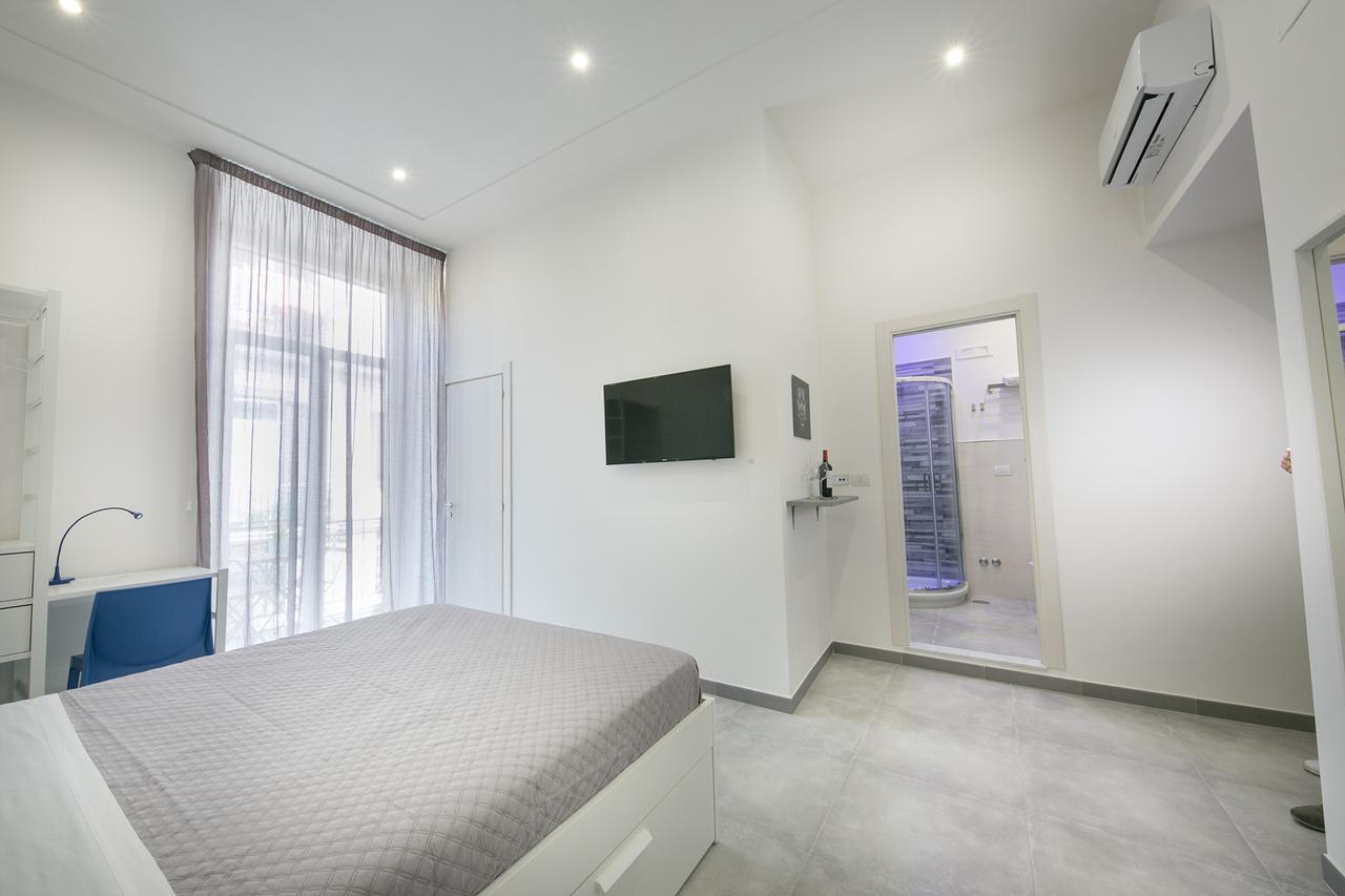 President Suites Неаполь Екстер'єр фото